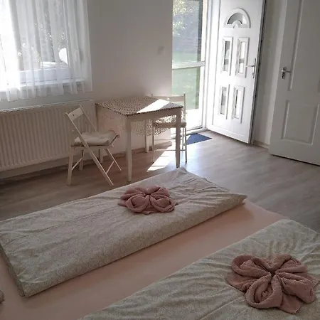 Esze Vendégszoba