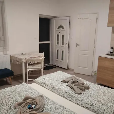 アパート Esze Vendegszoba *